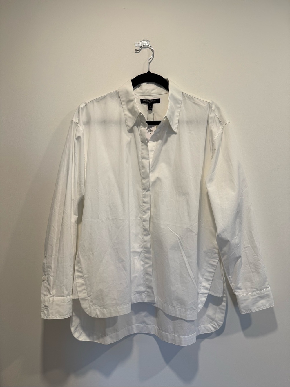 Banana Republic White Women’s Button-Up Shirt - Relaxed Fit